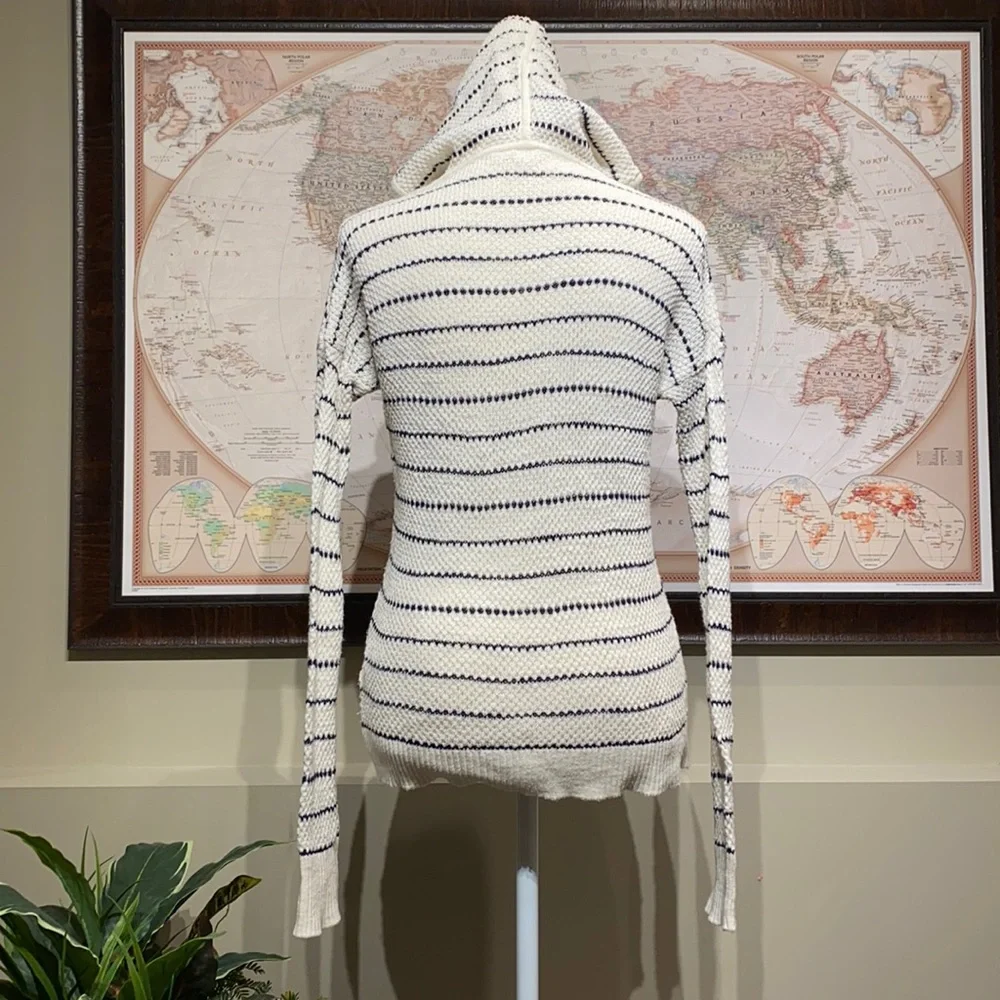 GAP Knit Hoodie - Picture 10 of 16